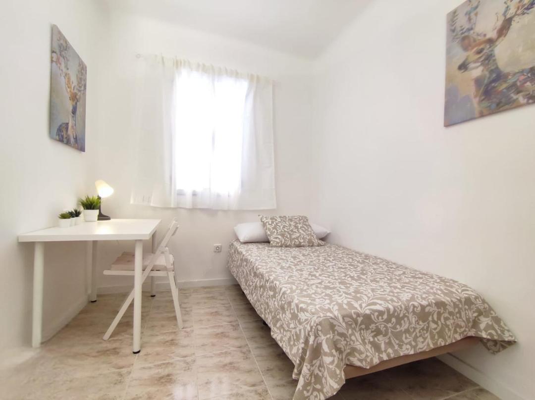 Cardenosa Habitaciones Madrid Luaran gambar