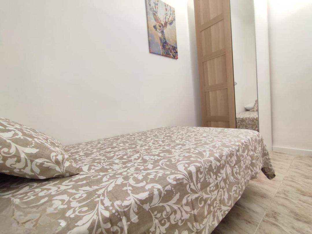 Cardenosa Habitaciones Madrid Luaran gambar